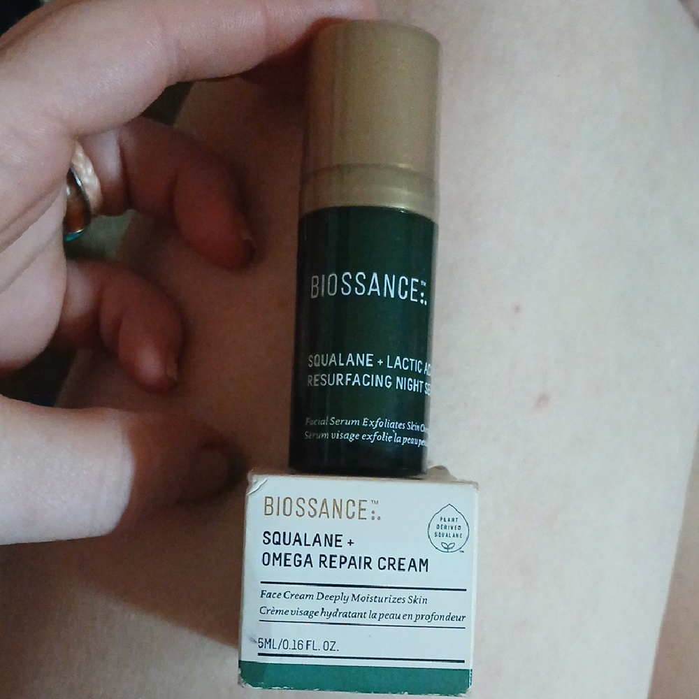 Biossance Squalane + Lactic Acid Resurfacing Night Serum - Green